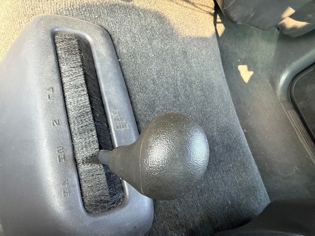 2002 Chevrolet Silverado 1500 LS - 23053462 - 6