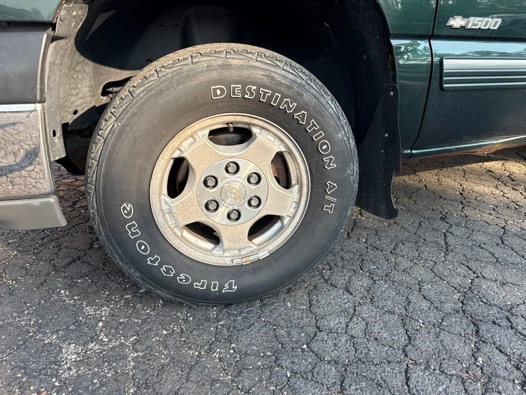 2002 Chevrolet Silverado 1500 Reg Cab 133.0" WB 4WD LS - 23053462 - 1