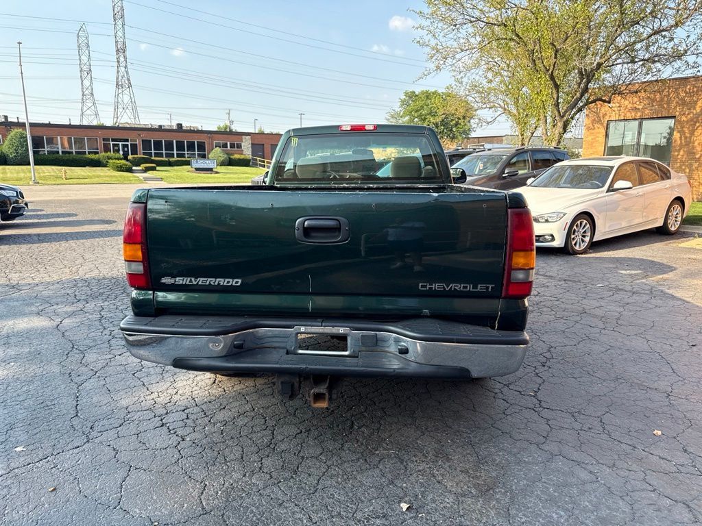 2002 Chevrolet Silverado 1500 Reg Cab 133.0" WB 4WD LS - 23053462 - 3