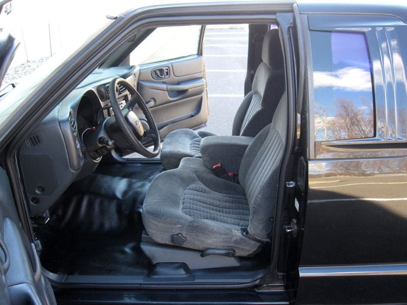 2002 Chevrolet S-10 Ext Cab 123" WB - 22999134 - 17