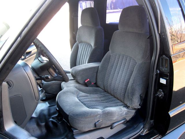 2002 Chevrolet S-10 Ext Cab 123" WB - 22999134 - 18