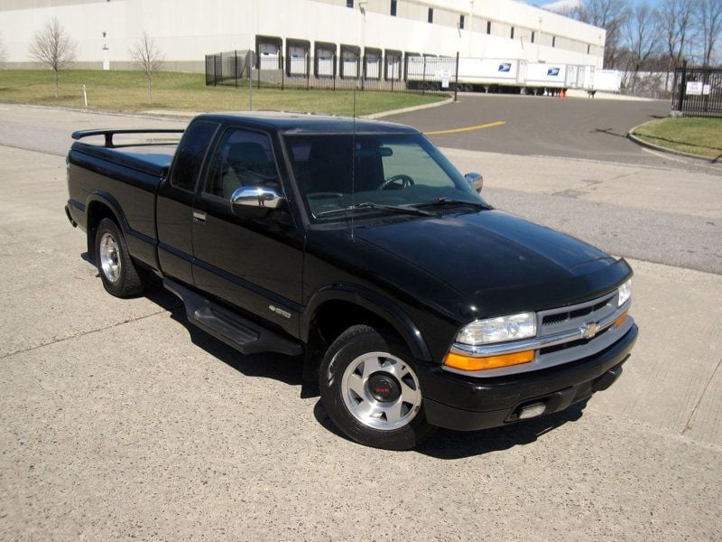 2002 Chevrolet S-10 Ext Cab 123" WB - 22999134 | Video 2
