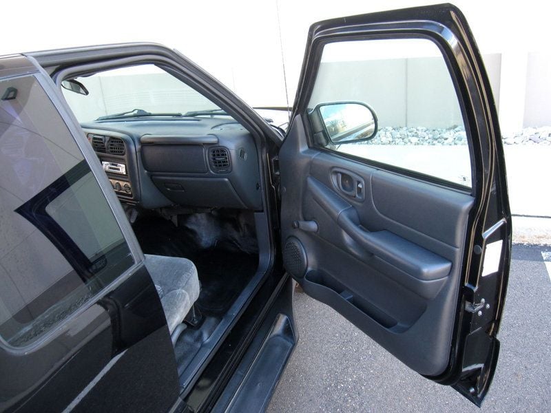 2002 Chevrolet S-10 Ext Cab 123" WB - 22999134 - 21