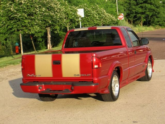 2002 Chevrolet S-10 Ext Cab 123" WB LS - 22466456 - 11