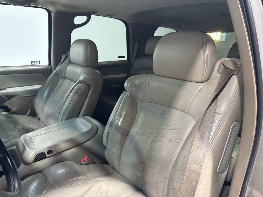 2002 Chevrolet Tahoe 4dr 1500 4WD LT - 22980478 - 23