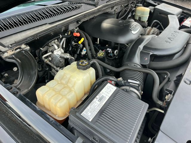 2002 Chevrolet Tahoe Z71 Off Road 4x4 with Rear Barn doors - 22975852 - 14