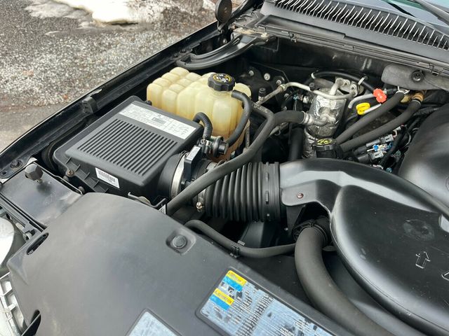 2002 Chevrolet Tahoe Z71 Off Road 4x4 with Rear Barn doors - 22975852 - 17