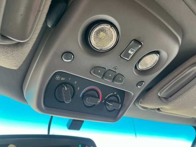 2002 Chevrolet Tahoe Z71 Off Road 4x4 with Rear Barn doors - 22975852 - 21