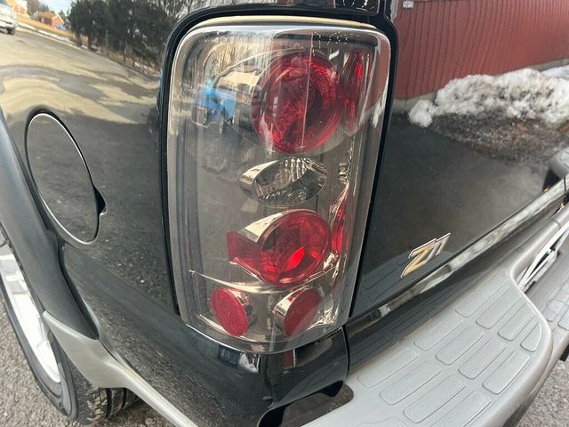 2002 Chevrolet Tahoe Z71 Off Road 4x4 with Rear Barn doors - 22975852 - 26