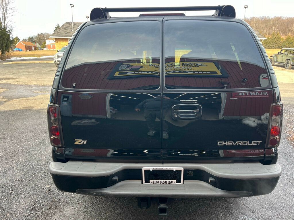 2002 Chevrolet Tahoe Z71 Off Road 4x4 with Rear Barn doors - 22975852 - 27
