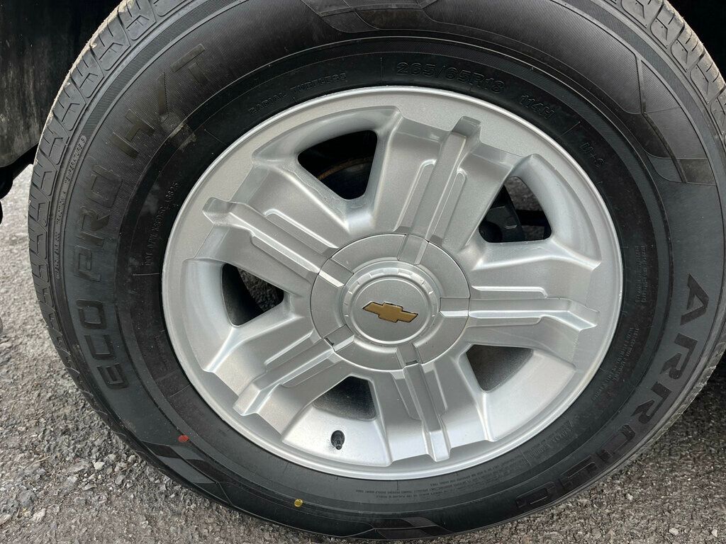 2002 Chevrolet Tahoe Z71 Off Road 4x4 with Rear Barn doors - 22975852 - 28