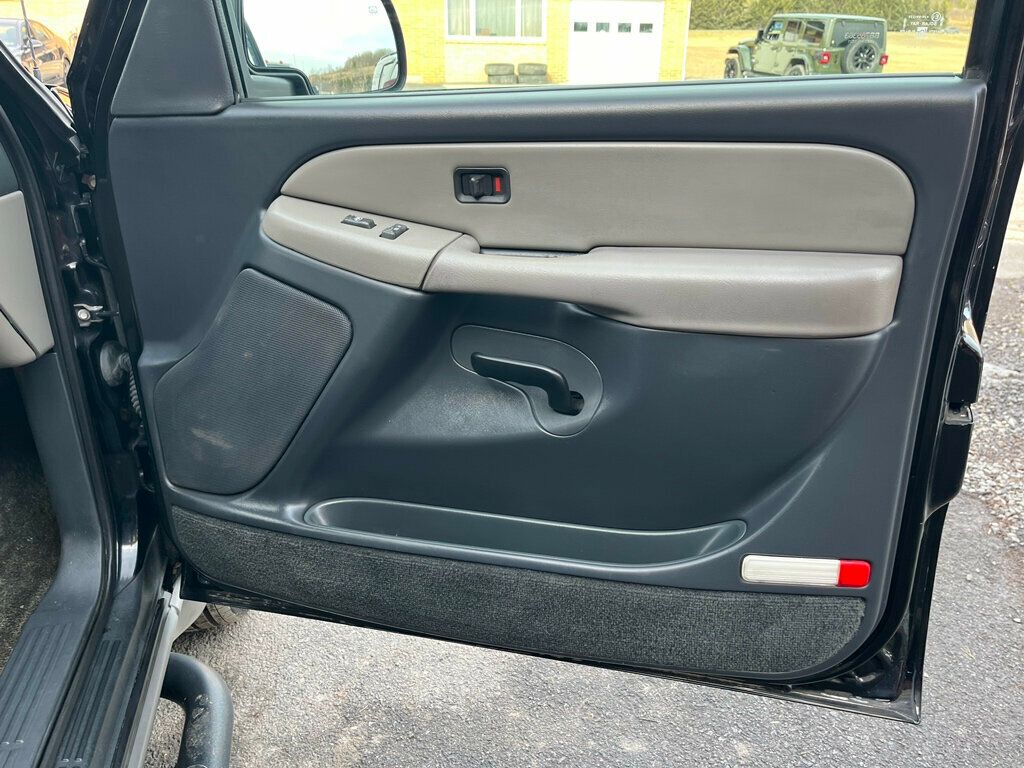 2002 Chevrolet Tahoe Z71 Off Road 4x4 with Rear Barn doors - 22975852 - 41