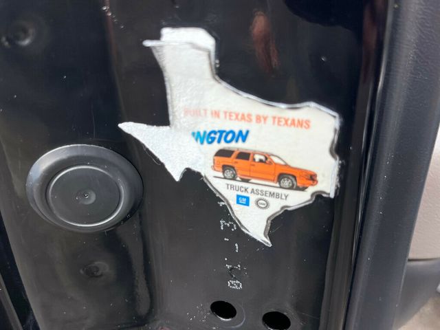 2002 Chevrolet Tahoe Z71 Off Road 4x4 with Rear Barn doors - 22975852 - 56