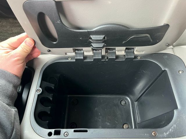 2002 Chevrolet Tahoe Z71 Off Road 4x4 with Rear Barn doors - 22975852 - 57