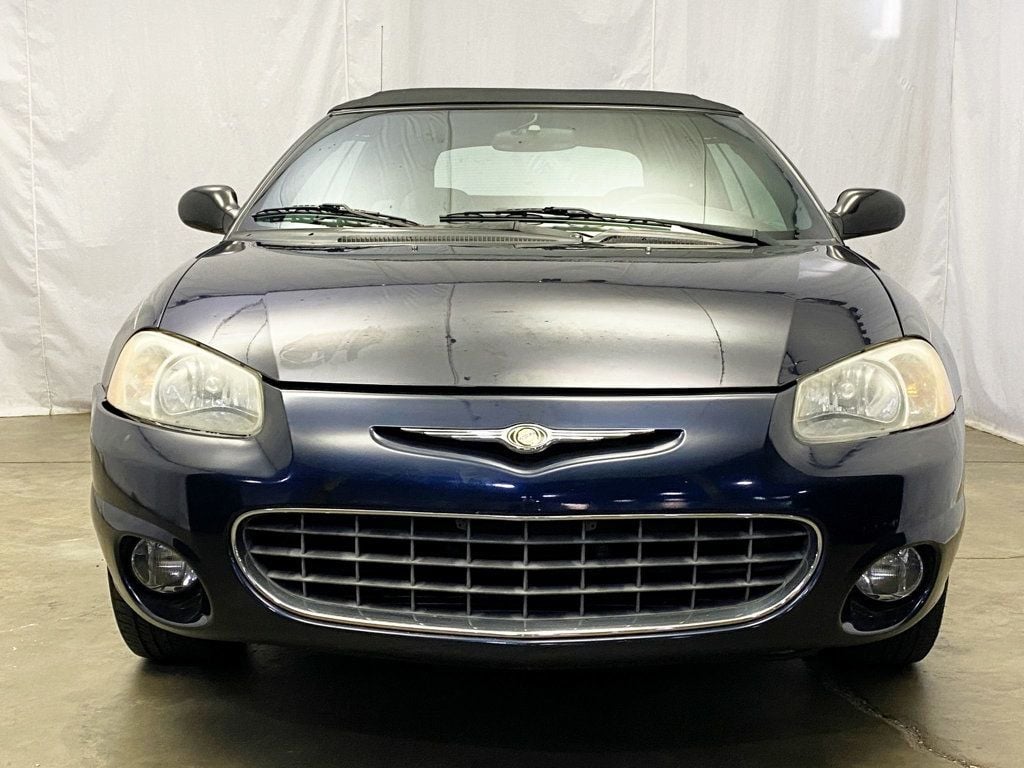 2002 Chrysler Sebring 2dr Convertible LXi - 22932710 - 17