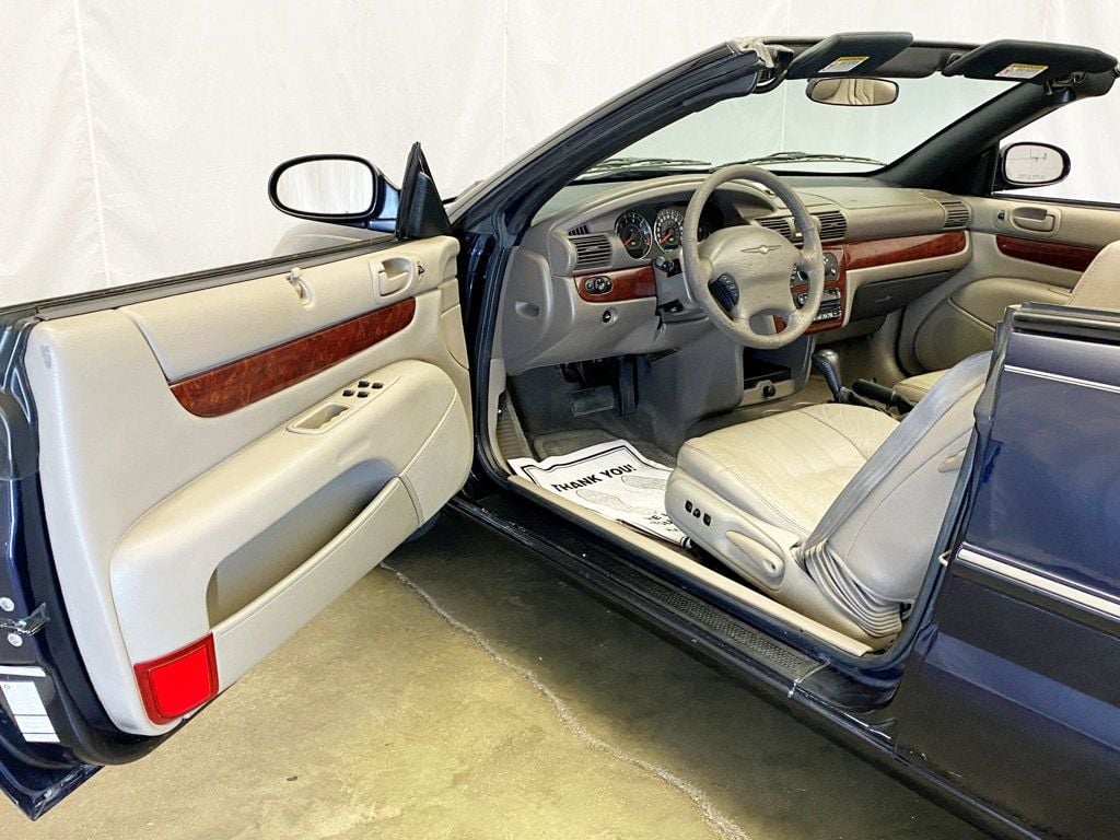 2002 Chrysler Sebring 2dr Convertible LXi - 22932710 - 21