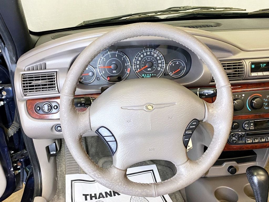 2002 Chrysler Sebring 2dr Convertible LXi - 22932710 - 30