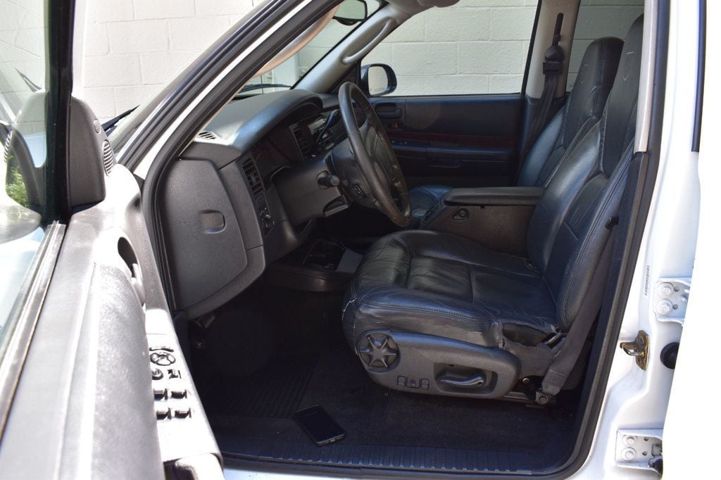 2002 Dodge Durango SLT Plus photo 12