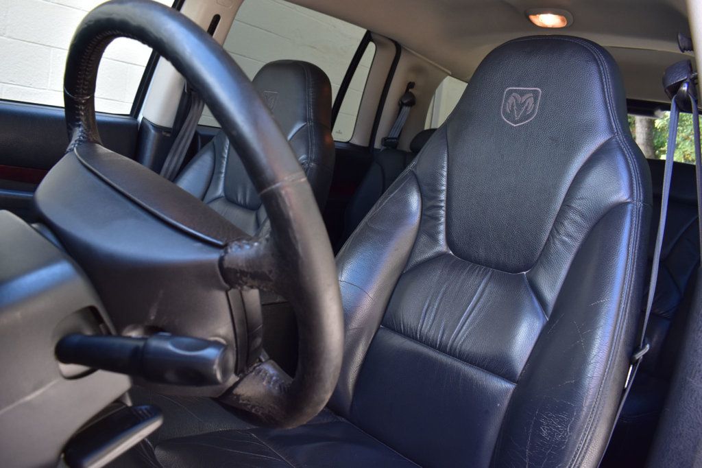 2002 Dodge Durango SLT Plus photo 13