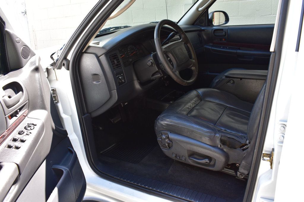 2002 Dodge Durango SLT Plus photo 14