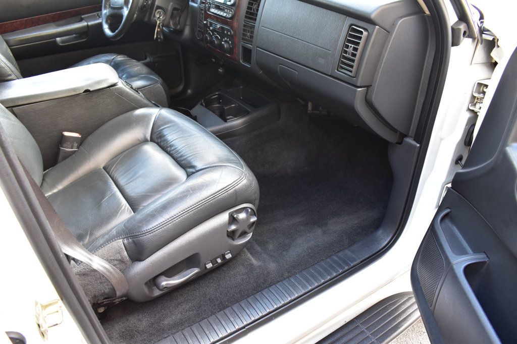 2002 Dodge Durango SLT Plus photo 17