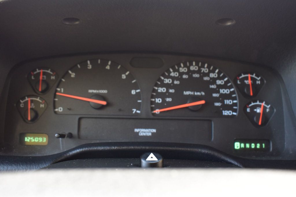 2002 Dodge Durango SLT Plus photo 27