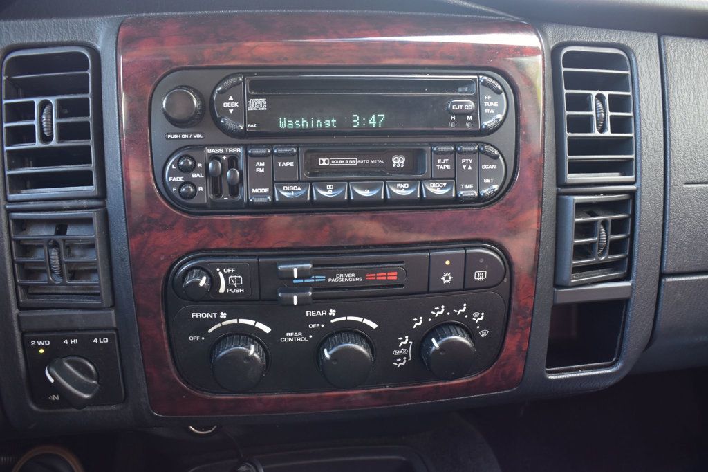 2002 Dodge Durango SLT Plus photo 28