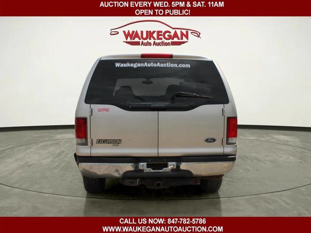 2002 Ford Excursion 137" WB 6.8L XLT 4WD - 23023838 - 5