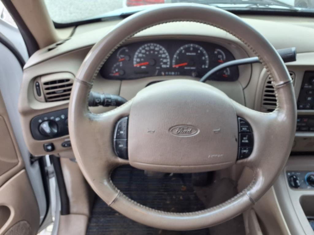 2002 Ford Expedition 119" WB Eddie Bauer - 22969481 - 9