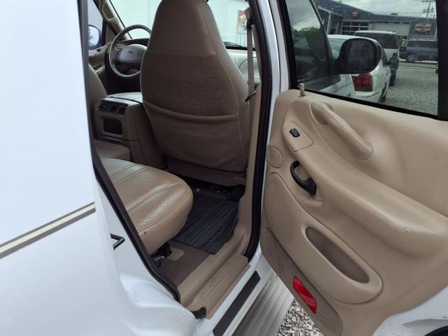 2002 Ford Expedition 119" WB Eddie Bauer - 22969481 - 17