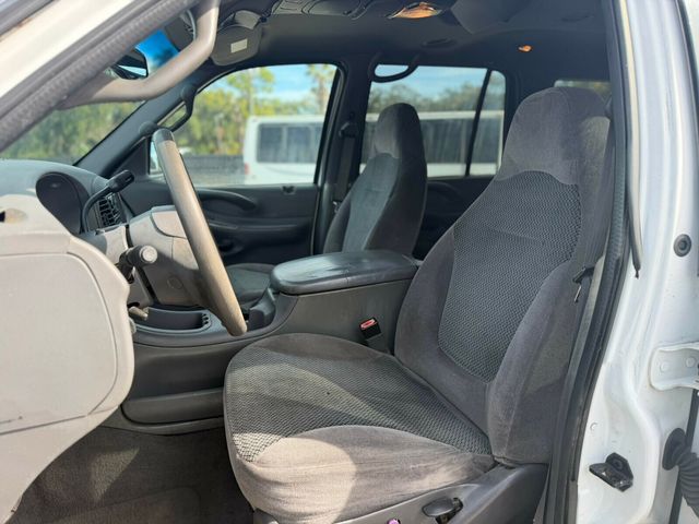 2002 Ford Expedition 119" WB XLT - 22976737 - 9