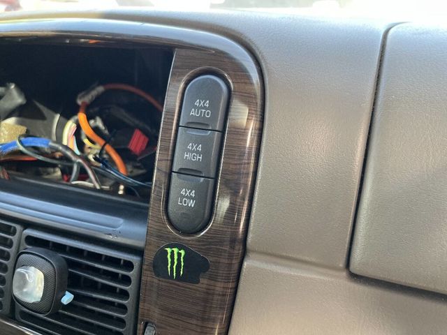 2002 Ford Explorer 4dr 114" WB Eddie Bauer 4WD - 22925824 - 3