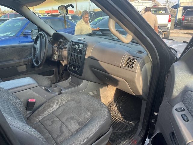 2002 Ford Explorer 4dr 114" WB XLS 4WD - 22795156 - 1