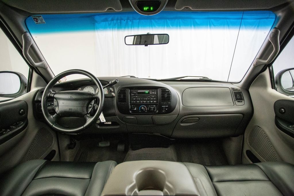 2002 Ford F-150 Reg Cab Flareside 120" Lightning - 23002759 - 11