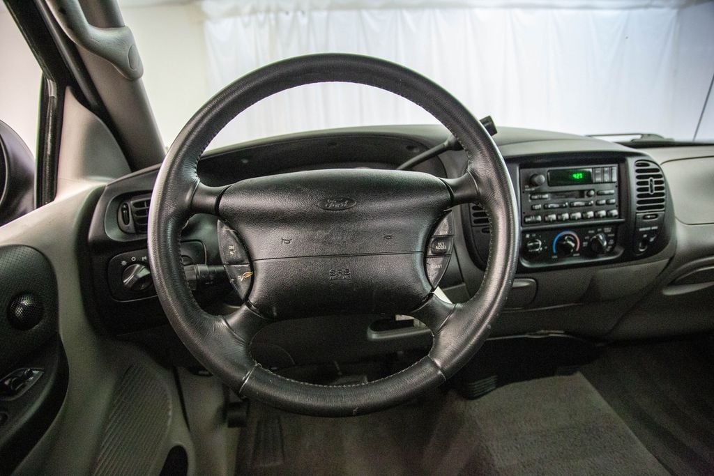 2002 Ford F-150 Reg Cab Flareside 120" Lightning - 23002759 - 41