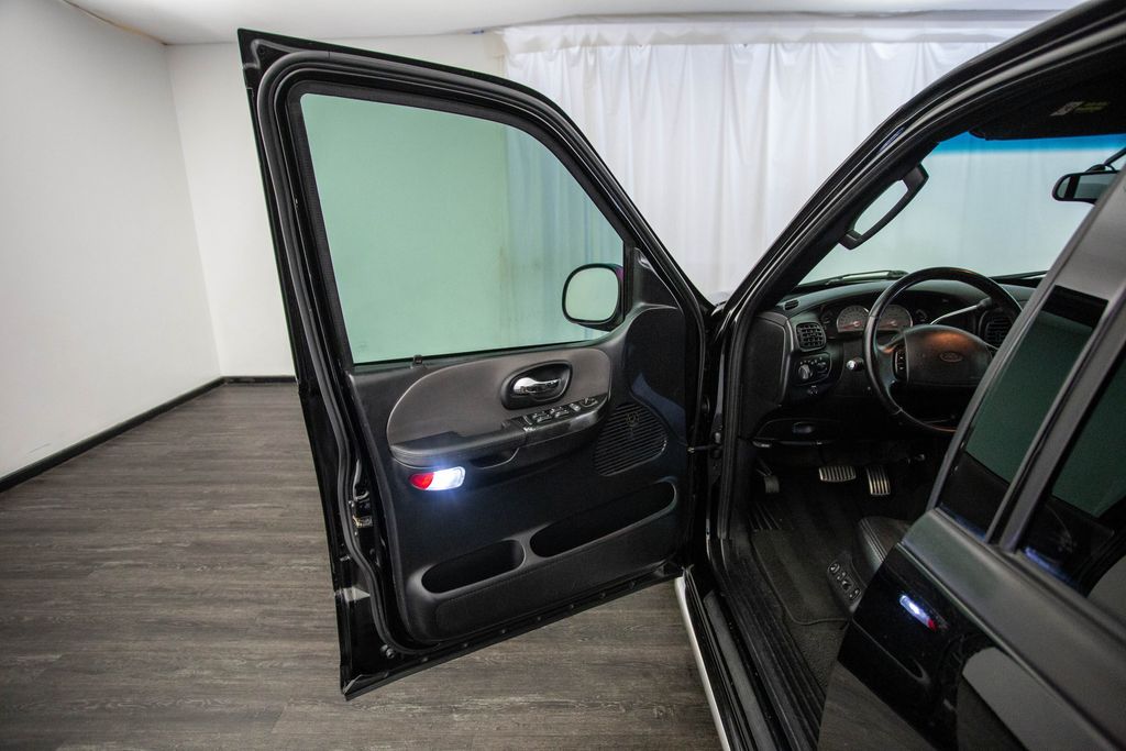 2002 Ford F-150 SuperCrew 139" Harley Davidson - 22964424 - 15