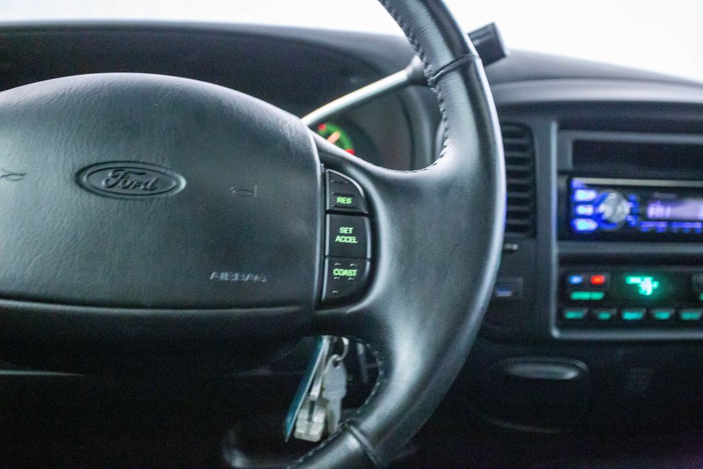 2002 Ford F-150 SuperCrew 139" Harley Davidson - 22964424 - 48