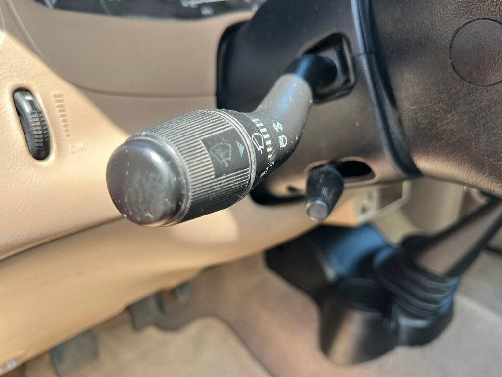 2002 Ford Ranger Rust Free Regular Cab Short bed V6 5-Speed Manual - 23019547 - 29