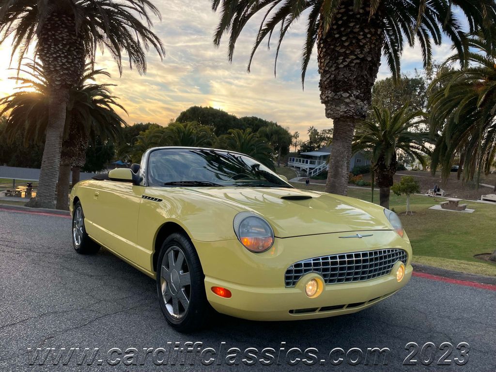 2002 Ford Thunderbird 2dr Convertible w/Hardtop Deluxe - 21686752 - 32