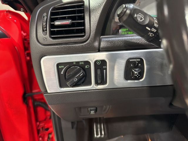 2002 Ford Thunderbird Base Trim - 22994871 - 15