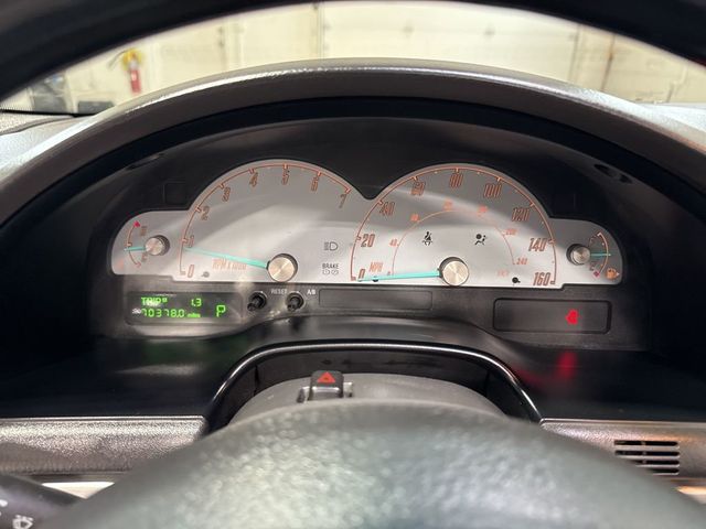 2002 Ford Thunderbird Base Trim - 22994871 - 16