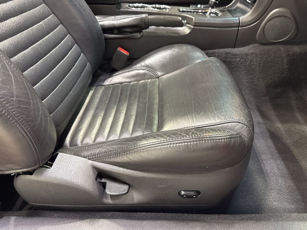 2002 Ford Thunderbird Base Trim - 22994871 - 34