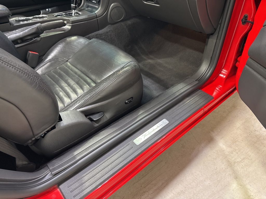 2002 Ford Thunderbird Base Trim - 22994871 - 38