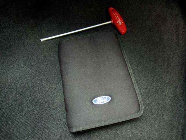 2002 Ford Thunderbird Base Trim - 22886742 - 40