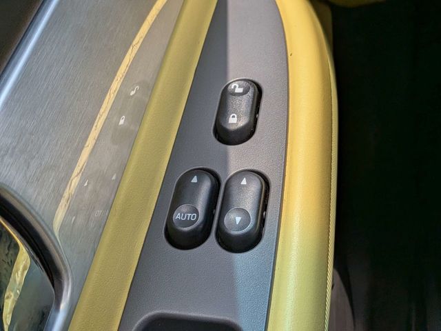2002 Ford Thunderbird Base Trim - 23049685 - 21