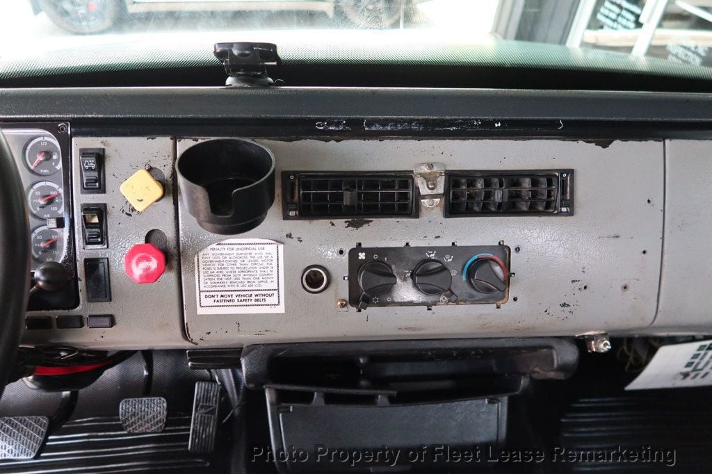 2002 Freightliner FL106  - 22891733 - 21