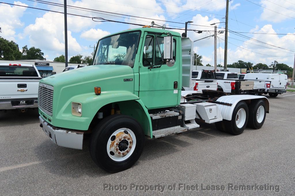 2002 Freightliner FL106  - 22891733 - 36
