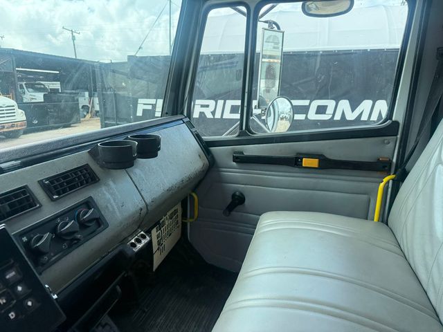 2002 Freightliner FL-70 Dump Truck  - 23010378 - 11