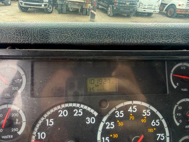 2002 Freightliner FL-70 Dump Truck  - 23010378 - 13