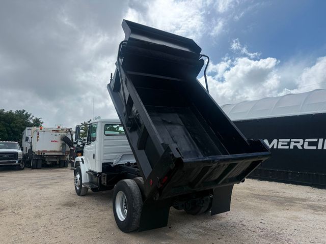 2002 Freightliner FL-70 Dump Truck  - 23010378 - 2
